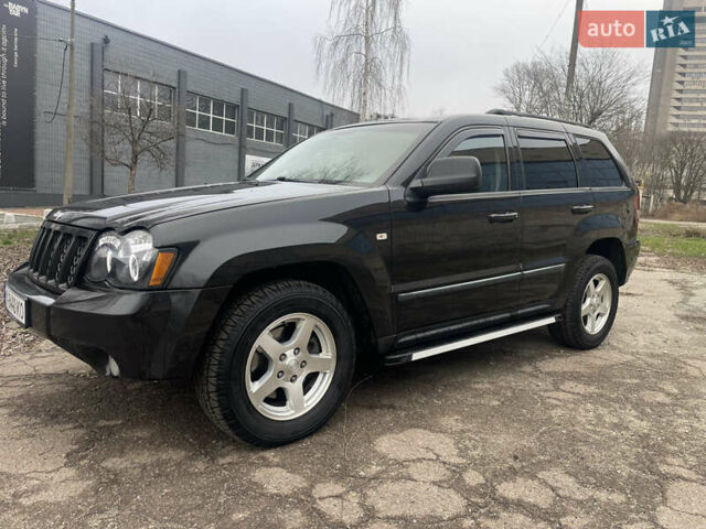 Черный Джип Гранд Чероки, объемом двигателя 3 л и пробегом 252 тыс. км за 9700 $, фото 1 на Automoto.ua