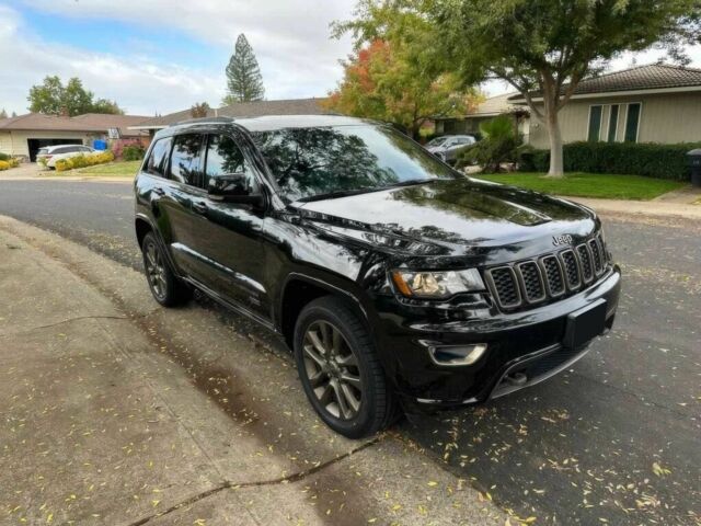 Черный Джип Гранд Чероки, объемом двигателя 3.6 л и пробегом 69 тыс. км за 13000 $, фото 1 на Automoto.ua