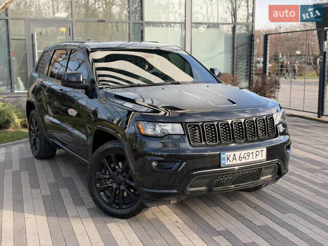 Чорний Джип Grand Cherokee, об'ємом двигуна 3.6 л та пробігом 204 тис. км за 27800 $, фото 1 на Automoto.ua