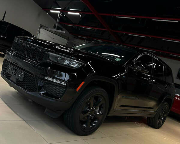 Чорний Джип Grand Cherokee, об'ємом двигуна 2 л та пробігом 6 тис. км за 57000 $, фото 1 на Automoto.ua