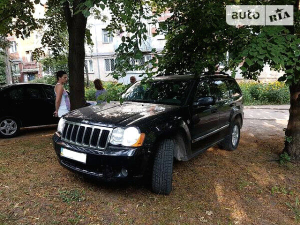 Чорний Джип Grand Cherokee, об'ємом двигуна 3 л та пробігом 182 тис. км за 17000 $, фото 1 на Automoto.ua