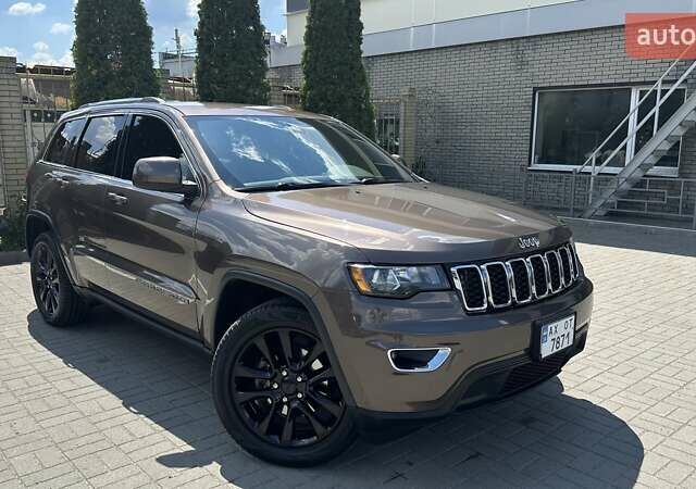 Коричневий Джип Grand Cherokee, об'ємом двигуна 3.6 л та пробігом 123 тис. км за 21499 $, фото 1 на Automoto.ua