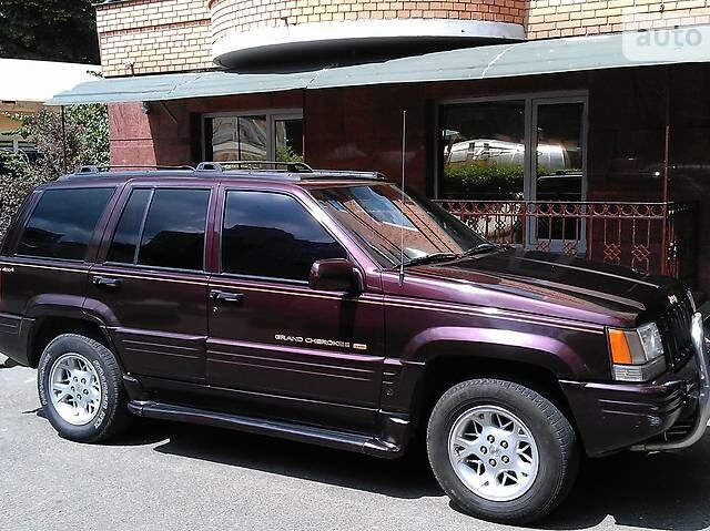 Коричневий Джип Grand Cherokee, об'ємом двигуна 5.2 л та пробігом 380 тис. км за 5200 $, фото 1 на Automoto.ua