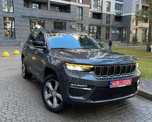 Джип Гранд Чероки, объемом двигателя 2 л и пробегом 56 тыс. км за 46000 $, фото 1 на Automoto.ua