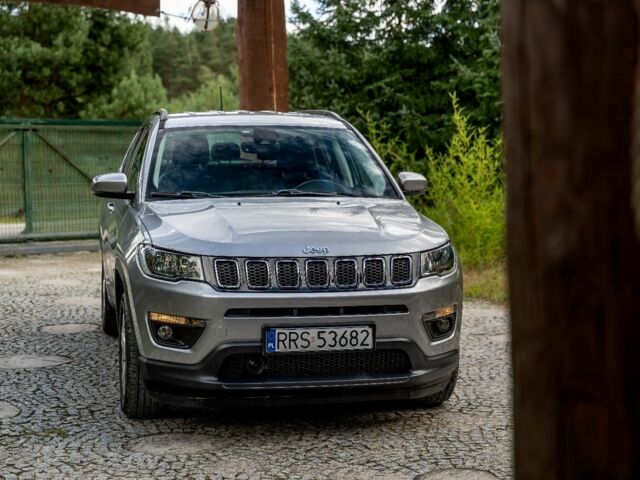 Сірий Джип Grand Cherokee, об'ємом двигуна 1.6 л та пробігом 74 тис. км за 18809 $, фото 1 на Automoto.ua