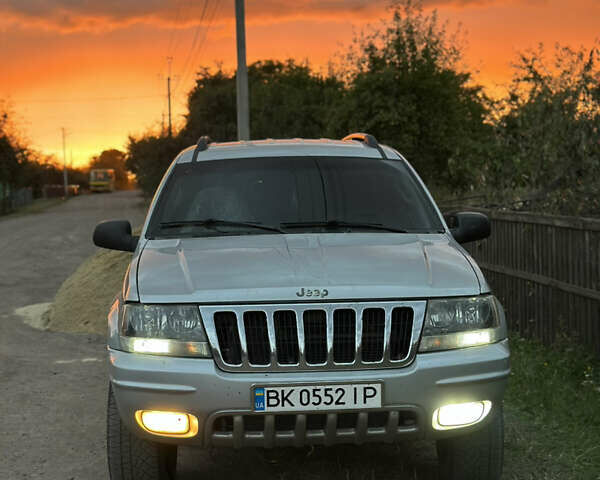 Сірий Джип Grand Cherokee, об'ємом двигуна 2.69 л та пробігом 330 тис. км за 8200 $, фото 1 на Automoto.ua
