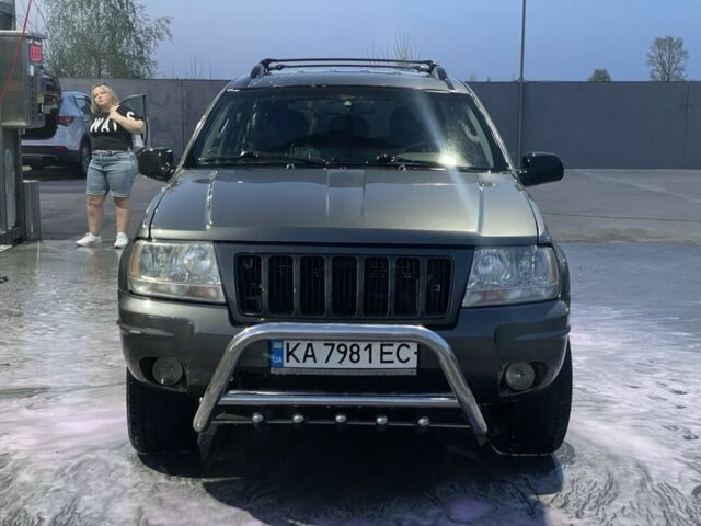 Серый Джип Гранд Чероки, объемом двигателя 2.7 л и пробегом 350 тыс. км за 8800 $, фото 1 на Automoto.ua
