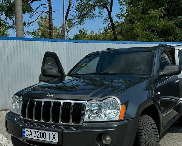Серый Джип Гранд Чероки, объемом двигателя 2.99 л и пробегом 350 тыс. км за 9999 $, фото 1 на Automoto.ua