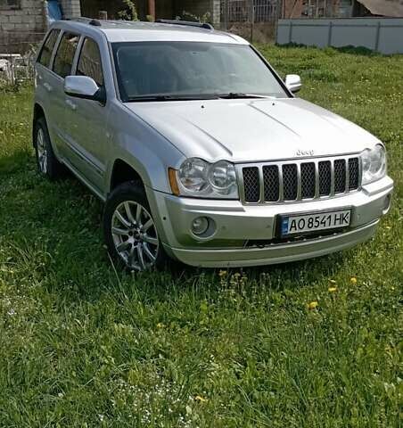 Сірий Джип Grand Cherokee, об'ємом двигуна 2.99 л та пробігом 297 тис. км за 10000 $, фото 1 на Automoto.ua