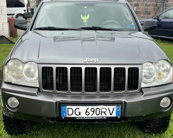 Серый Джип Гранд Чероки, объемом двигателя 2.99 л и пробегом 220 тыс. км за 6200 $, фото 1 на Automoto.ua