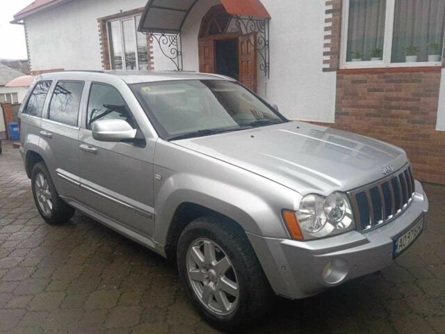 Серый Джип Гранд Чероки, объемом двигателя 3 л и пробегом 480 тыс. км за 8900 $, фото 1 на Automoto.ua