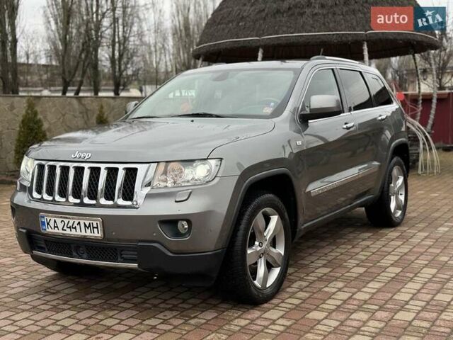 Сірий Джип Grand Cherokee, об'ємом двигуна 3 л та пробігом 275 тис. км за 18999 $, фото 1 на Automoto.ua