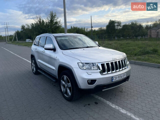 Серый Джип Гранд Чероки, объемом двигателя 2.99 л и пробегом 263 тыс. км за 14000 $, фото 1 на Automoto.ua