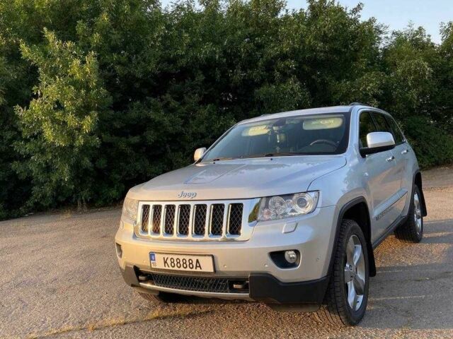 Сірий Джип Grand Cherokee, об'ємом двигуна 3 л та пробігом 156 тис. км за 16000 $, фото 1 на Automoto.ua
