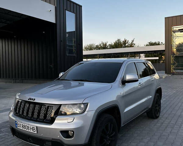 Сірий Джип Grand Cherokee, об'ємом двигуна 2.99 л та пробігом 320 тис. км за 17250 $, фото 1 на Automoto.ua