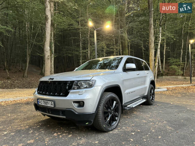 Сірий Джип Grand Cherokee, об'ємом двигуна 2.99 л та пробігом 225 тис. км за 24800 $, фото 1 на Automoto.ua