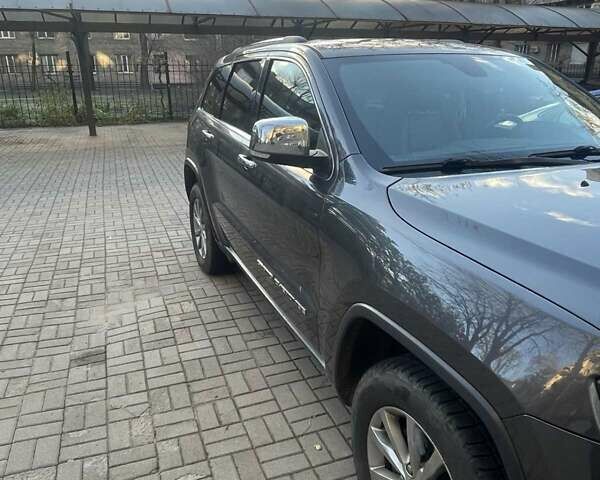 Серый Джип Гранд Чероки, объемом двигателя 3.6 л и пробегом 170 тыс. км за 24000 $, фото 1 на Automoto.ua