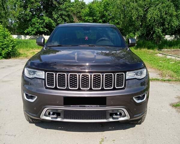 Сірий Джип Grand Cherokee, об'ємом двигуна 3 л та пробігом 44 тис. км за 43000 $, фото 1 на Automoto.ua