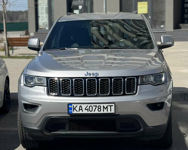 Серый Джип Гранд Чероки, объемом двигателя 3.6 л и пробегом 134 тыс. км за 17500 $, фото 1 на Automoto.ua