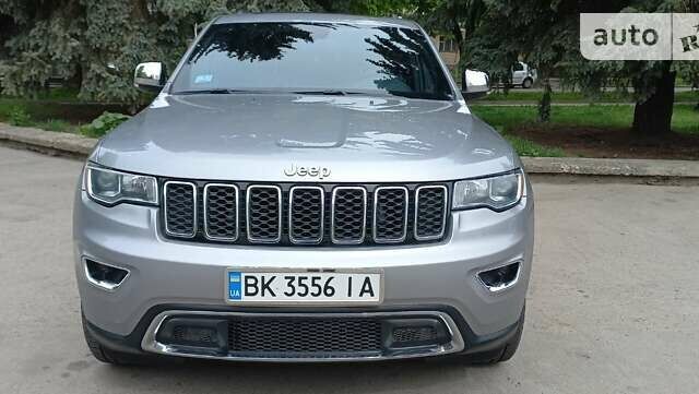 Сірий Джип Grand Cherokee, об'ємом двигуна 3.6 л та пробігом 75 тис. км за 27000 $, фото 1 на Automoto.ua