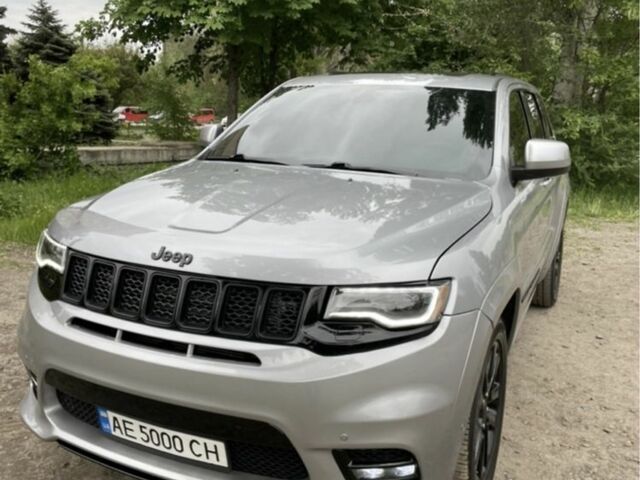 Сірий Джип Grand Cherokee, об'ємом двигуна 0.36 л та пробігом 92 тис. км за 32000 $, фото 1 на Automoto.ua