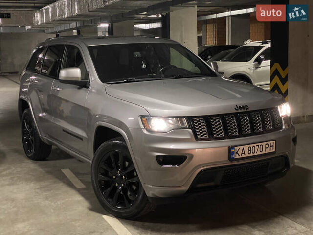 Серый Джип Гранд Чероки, объемом двигателя 3.6 л и пробегом 78 тыс. км за 25000 $, фото 1 на Automoto.ua