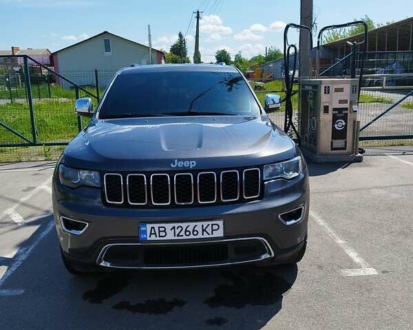Сірий Джип Grand Cherokee, об'ємом двигуна 3.6 л та пробігом 133 тис. км за 31800 $, фото 1 на Automoto.ua