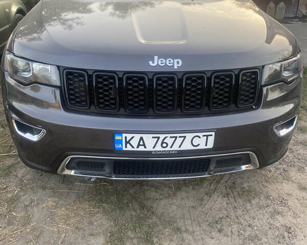 Серый Джип Гранд Чероки, объемом двигателя 3.6 л и пробегом 120 тыс. км за 34500 $, фото 1 на Automoto.ua