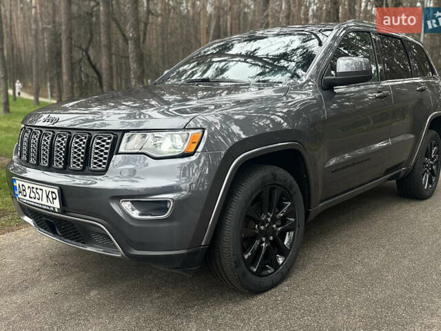 Сірий Джип Grand Cherokee, об'ємом двигуна 3.6 л та пробігом 57 тис. км за 26500 $, фото 1 на Automoto.ua