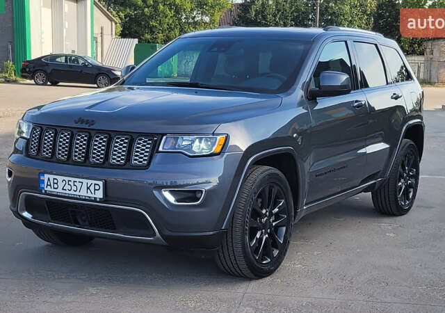 Сірий Джип Grand Cherokee, об'ємом двигуна 3.6 л та пробігом 57 тис. км за 26500 $, фото 1 на Automoto.ua