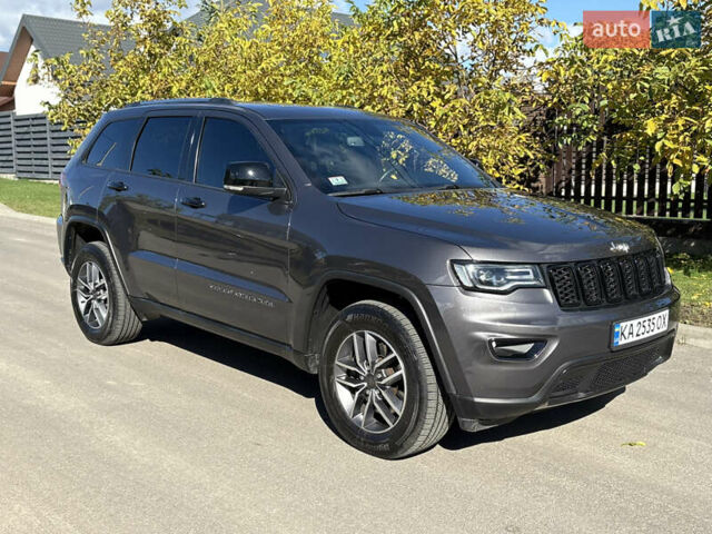 Джип Гранд Чероки 2021 в Киеве на Automoto.ua Серый Джип Гранд Чероки, объемом двигателя 3.6 л и пробегом 61 тыс. км за 29950 $, фото 1 на Automoto.ua