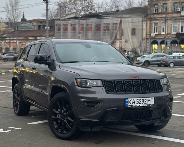 Сірий Джип Grand Cherokee, об'ємом двигуна 3.6 л та пробігом 36 тис. км за 30500 $, фото 1 на Automoto.ua