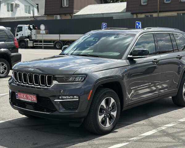 Серый Джип Гранд Чероки, объемом двигателя 2 л и пробегом 20 тыс. км за 50000 $, фото 1 на Automoto.ua