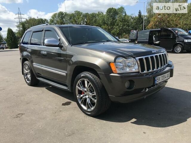 Сірий Джип Grand Cherokee, об'ємом двигуна 5.7 л та пробігом 133 тис. км за 12700 $, фото 1 на Automoto.ua