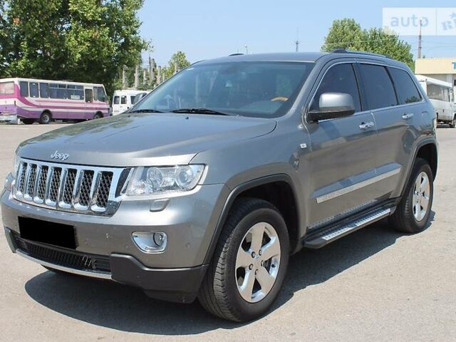 Сірий Джип Grand Cherokee, об'ємом двигуна 3 л та пробігом 122 тис. км за 27999 $, фото 1 на Automoto.ua