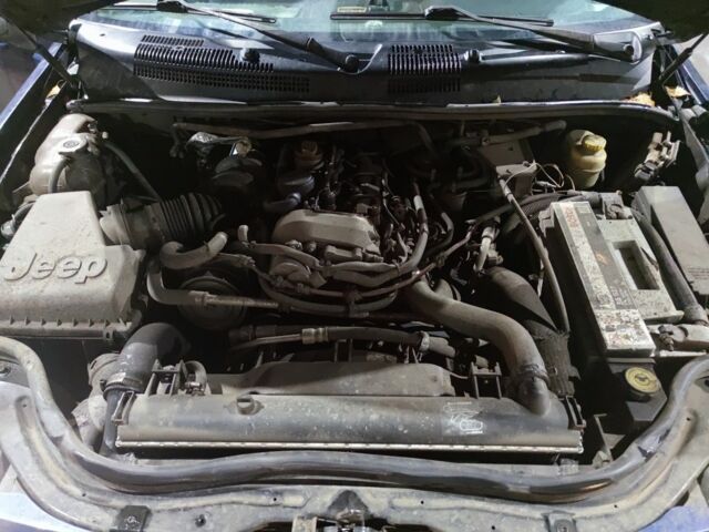 Синий Джип Гранд Чероки, объемом двигателя 2.7 л и пробегом 360 тыс. км за 4732 $, фото 1 на Automoto.ua