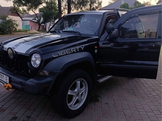 Чорний Джип Liberty, об'ємом двигуна 2.8 л та пробігом 309 тис. км за 10000 $, фото 1 на Automoto.ua