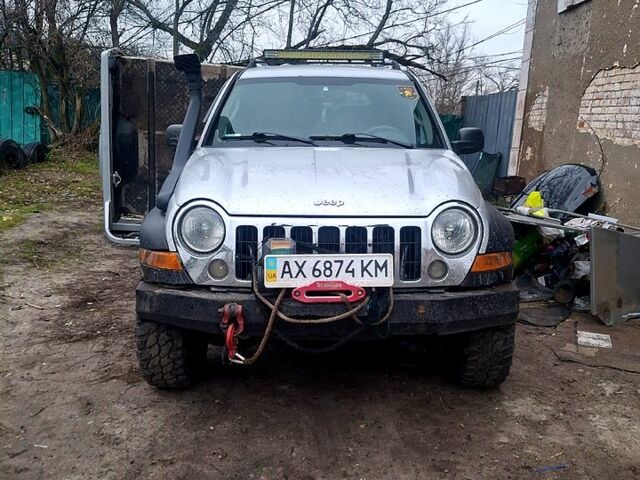 Джип Liberty, об'ємом двигуна 2.8 л та пробігом 210 тис. км за 8200 $, фото 1 на Automoto.ua