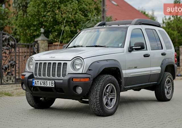 Сірий Джип Liberty, об'ємом двигуна 3.7 л та пробігом 290 тис. км за 8000 $, фото 1 на Automoto.ua