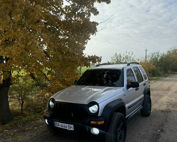Сірий Джип Liberty, об'ємом двигуна 2.5 л та пробігом 250 тис. км за 7100 $, фото 1 на Automoto.ua
