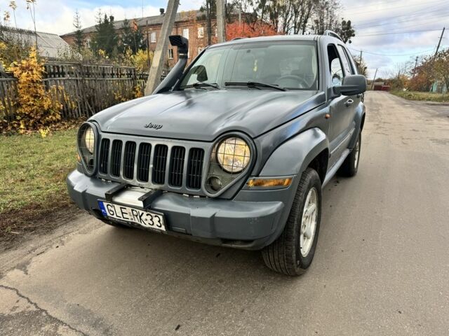 Джип Liberty 2006 у Люботине на Automoto.ua Сірий Джип Liberty, об'ємом двигуна 2.8 л та пробігом 300 тис. км за 3500 $, фото 1 на Automoto.ua
