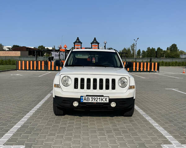 Белый Джип Патриот, объемом двигателя 2 л и пробегом 207 тыс. км за 7300 $, фото 1 на Automoto.ua