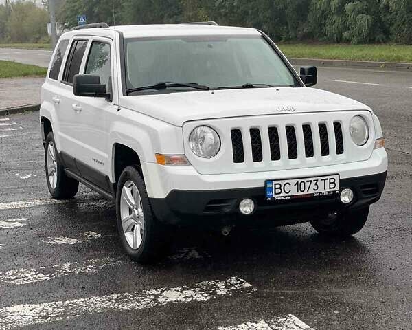Белый Джип Патриот, объемом двигателя 2.36 л и пробегом 215 тыс. км за 7747 $, фото 1 на Automoto.ua