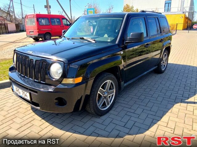 Чорний Джип Patriot, об'ємом двигуна 2 л та пробігом 250 тис. км за 5000 $, фото 1 на Automoto.ua