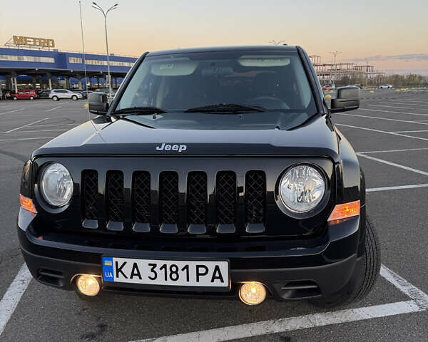 Чорний Джип Patriot, об'ємом двигуна 2.36 л та пробігом 187 тис. км за 10900 $, фото 1 на Automoto.ua