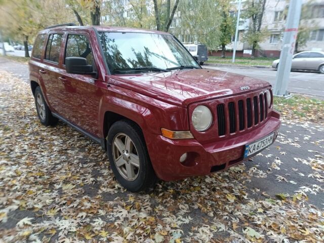 Красный Джип Патриот, объемом двигателя 2.4 л и пробегом 290 тыс. км за 7200 $, фото 1 на Automoto.ua