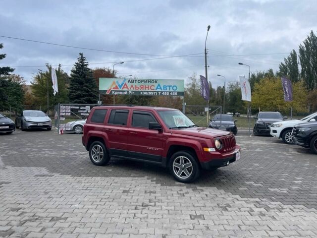 Красный Джип Патриот, объемом двигателя 2.4 л и пробегом 160 тыс. км за 8999 $, фото 1 на Automoto.ua
