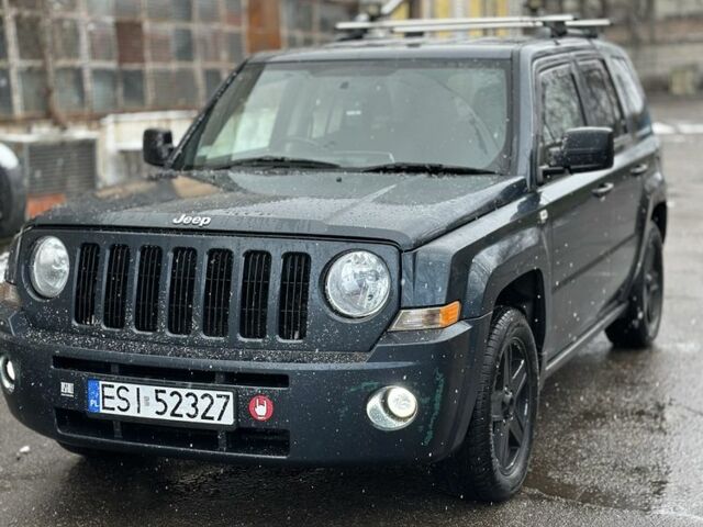 Сірий Джип Patriot, об'ємом двигуна 0 л та пробігом 150 тис. км за 3000 $, фото 1 на Automoto.ua