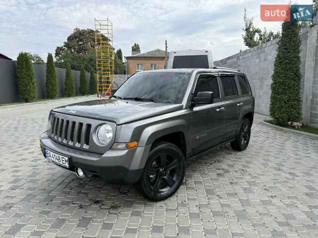 Сірий Джип Patriot, об'ємом двигуна 2.36 л та пробігом 200 тис. км за 10500 $, фото 1 на Automoto.ua