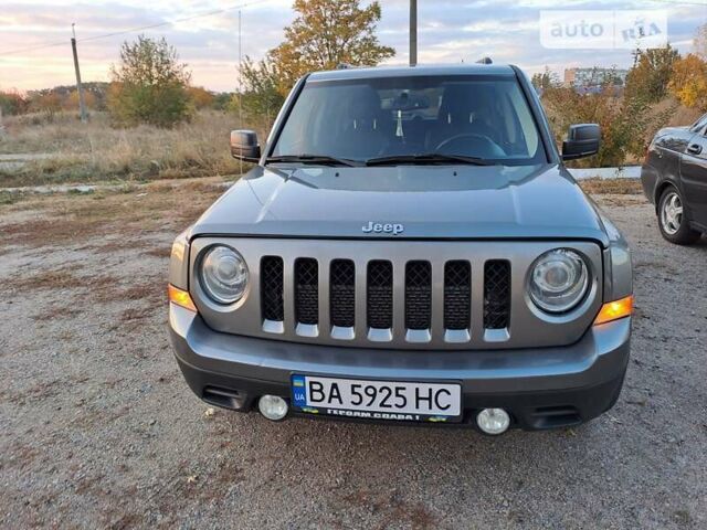 Сірий Джип Patriot, об'ємом двигуна 2.36 л та пробігом 215 тис. км за 9000 $, фото 1 на Automoto.ua